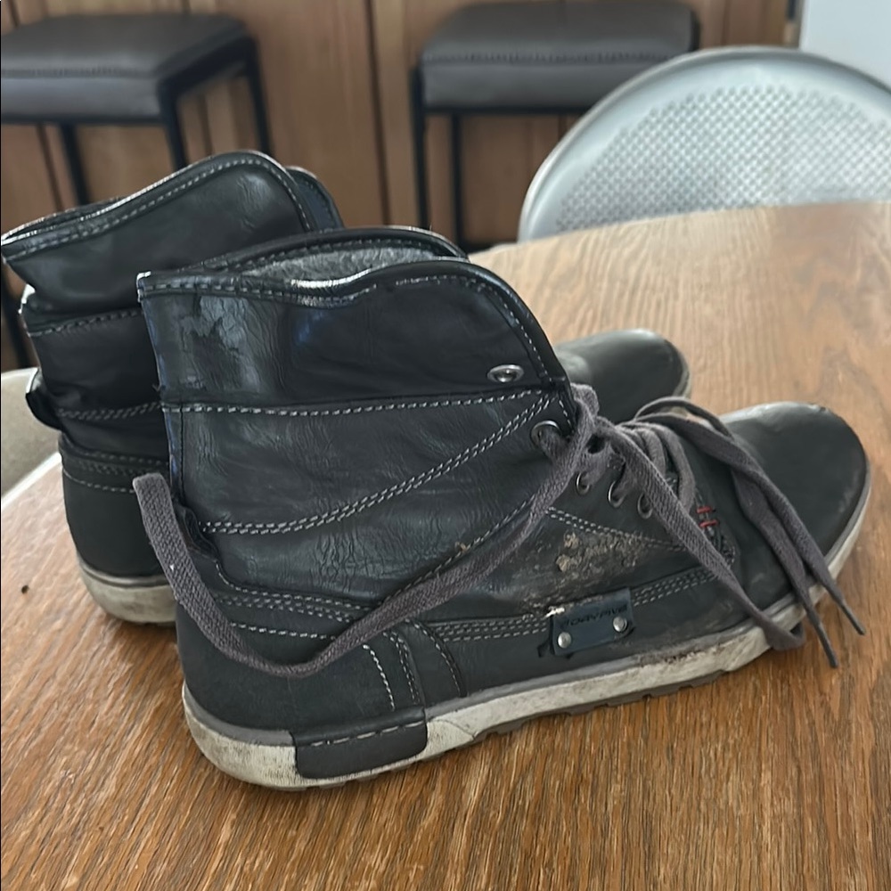DayFive Black High-Top Sneakers with Canvas Upper